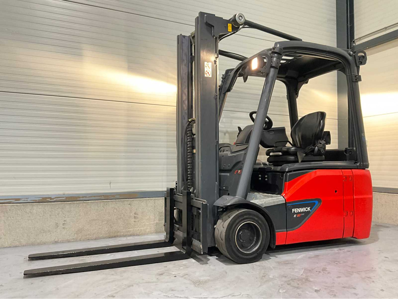2017 LINDE E18-02 1800KG LI-ION 4171HOUR FORKLIFT - Xe nâng: hình 1 2017 LINDE E18-02 1800KG LI-ION 4171HOUR FORKLIFT - Xe nâng: hình 1