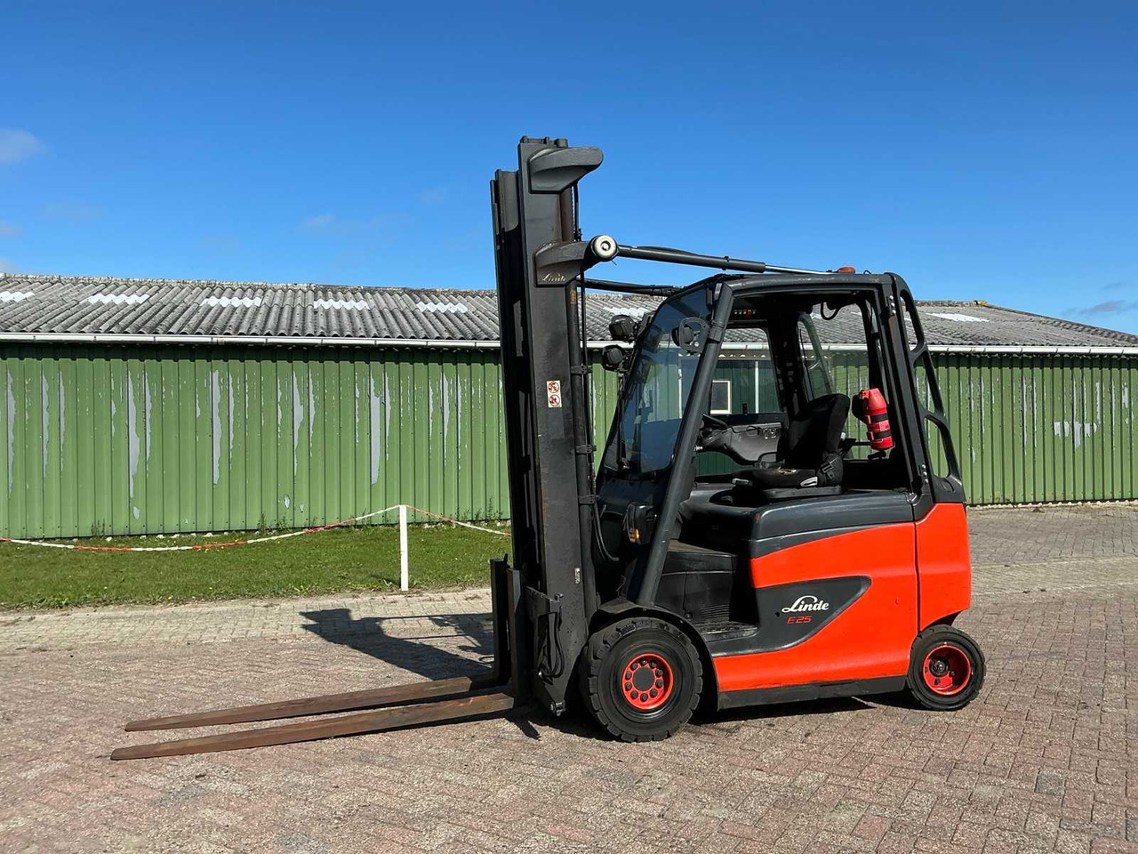 2018 LINDE E25PH-01/600 FORKLIFT TRUCK - Xe nâng: hình 1 2018 LINDE E25PH-01/600 FORKLIFT TRUCK - Xe nâng: hình 1