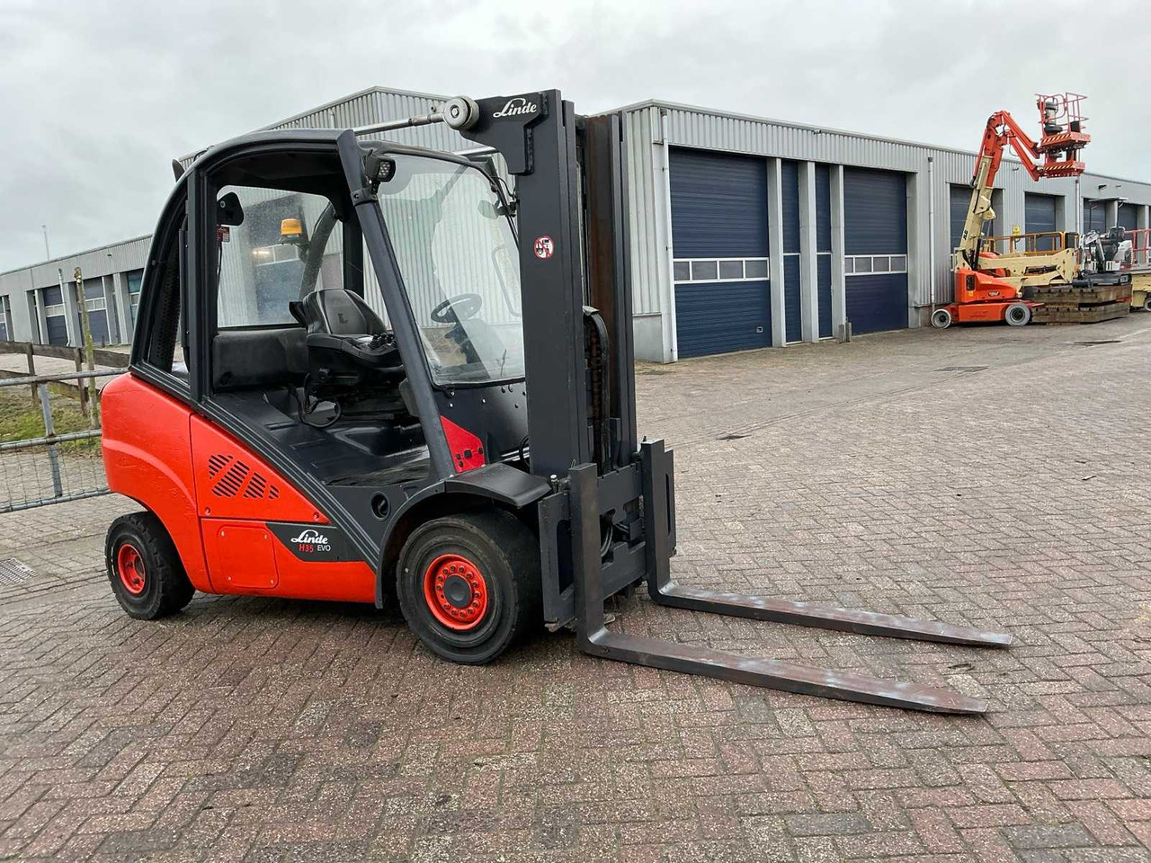 2018 LINDE H35D-02 FORKLIFT TRUCK - Xe nâng: hình 3 2018 LINDE H35D-02 FORKLIFT TRUCK - Xe nâng: hình 3