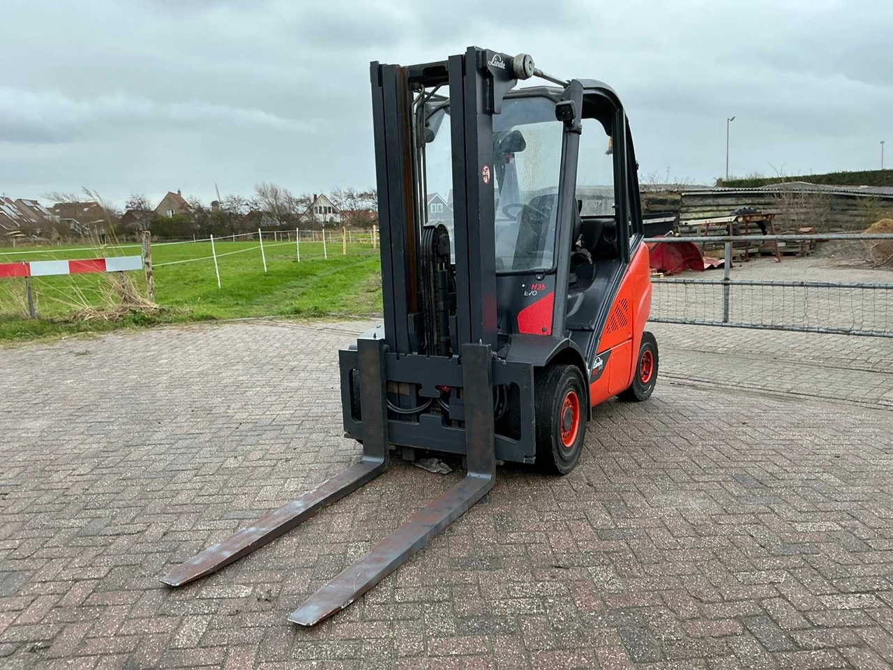 2018 LINDE H35D-02 FORKLIFT TRUCK - Xe nâng: hình 2 2018 LINDE H35D-02 FORKLIFT TRUCK - Xe nâng: hình 2