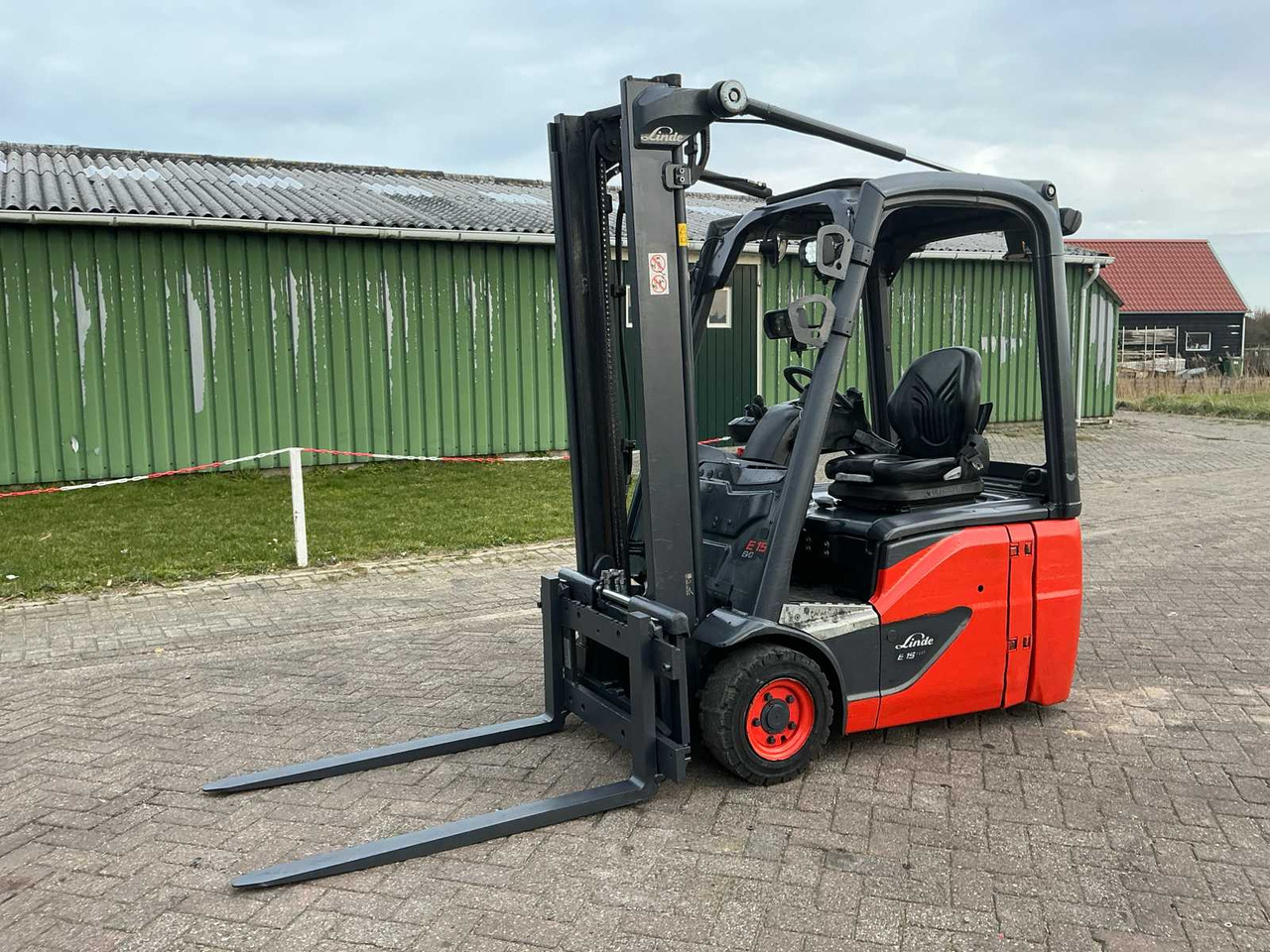 2019 LINDE E15-02 FORKLIFT - Xe nâng: hình 1 2019 LINDE E15-02 FORKLIFT - Xe nâng: hình 1