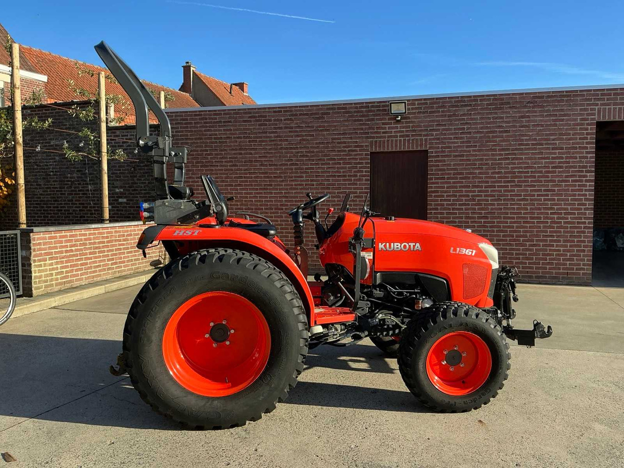 2020 KUBOTA L1361 FOUR WHEEL DRIVE FARM TRACTOR - Máy cày: hình 5 2020 KUBOTA L1361 FOUR WHEEL DRIVE FARM TRACTOR - Máy cày: hình 5