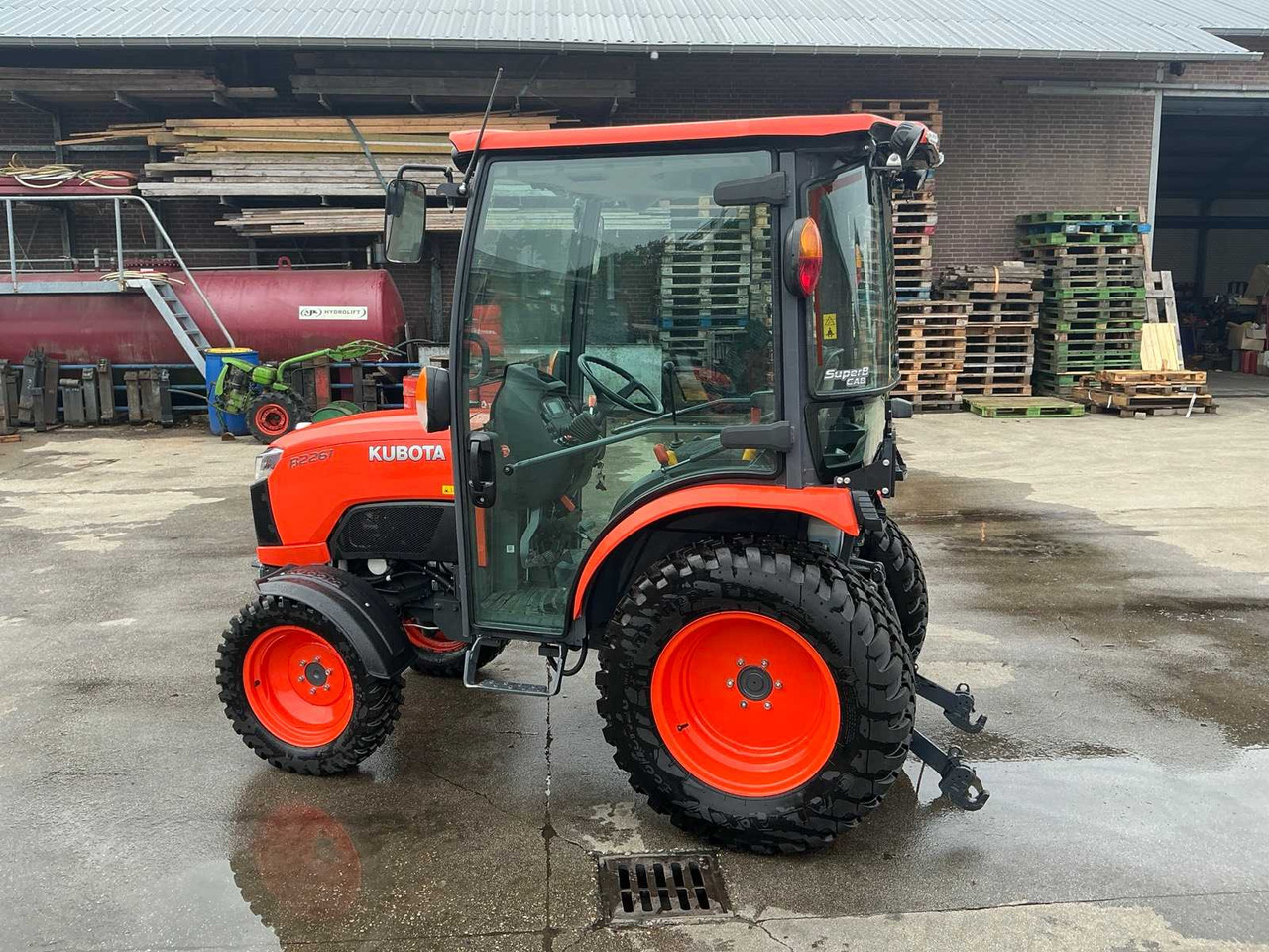 2022 KUBOTA B2261 FOUR WHEEL DRIVE FARM TRACTOR - Máy cày: hình 2 2022 KUBOTA B2261 FOUR WHEEL DRIVE FARM TRACTOR - Máy cày: hình 2