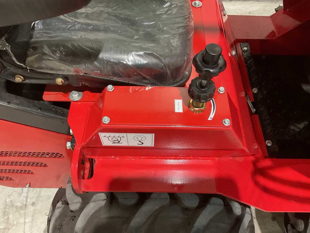 Máy xúc lật bánh lốp 2025 RHINO-CROSS SSL480 SHOVEL: hình 13 Máy xúc lật bánh lốp 2025 RHINO-CROSS SSL480 SHOVEL: hình 13