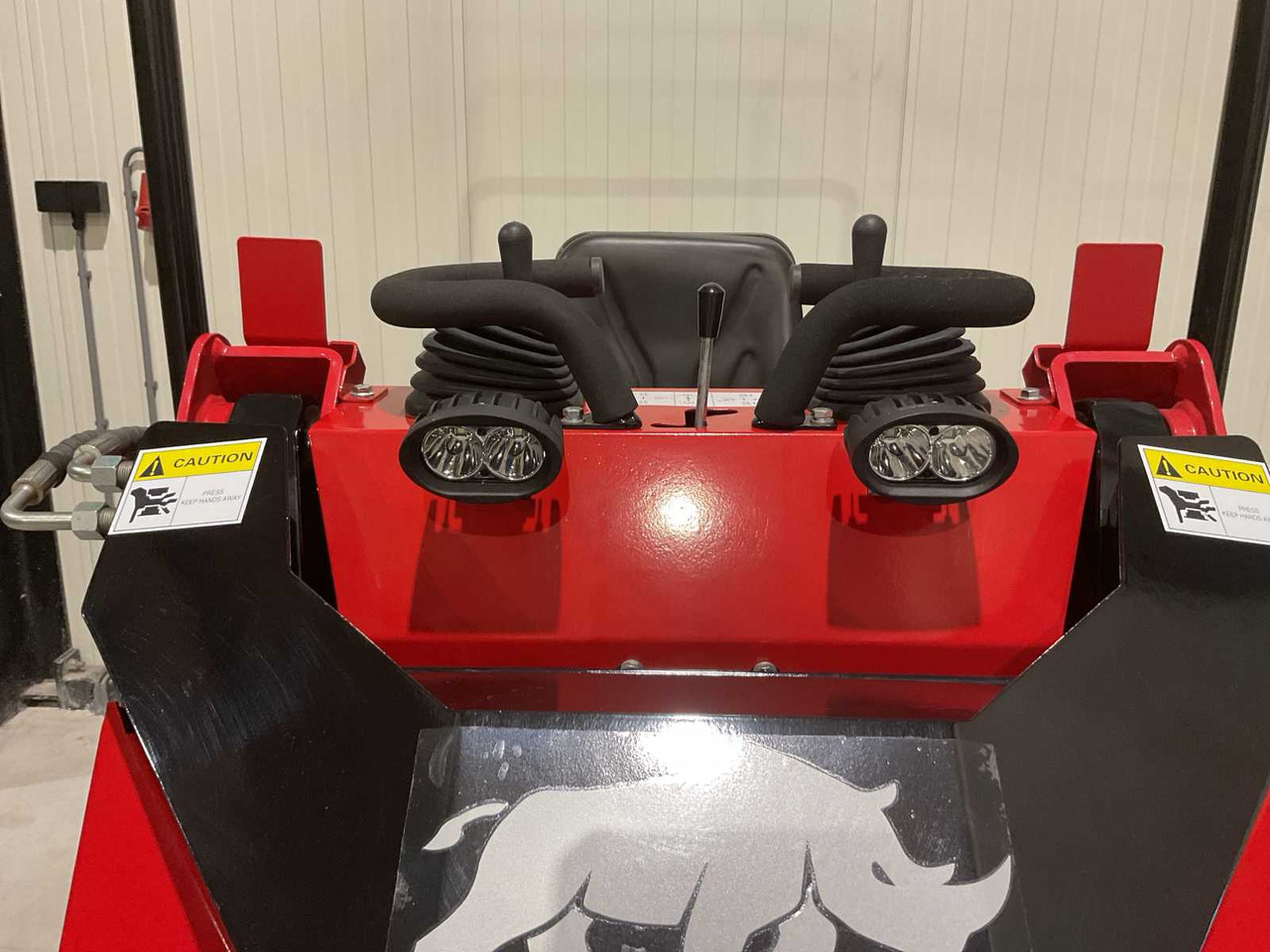 Máy xúc lật bánh lốp 2025 RHINO-CROSS SSL480 SHOVEL: hình 14 Máy xúc lật bánh lốp 2025 RHINO-CROSS SSL480 SHOVEL: hình 14