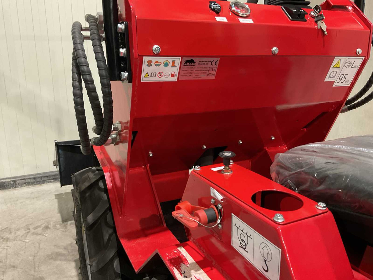 Máy xúc lật bánh lốp 2025 RHINO-CROSS SSL480 SHOVEL: hình 18 Máy xúc lật bánh lốp 2025 RHINO-CROSS SSL480 SHOVEL: hình 18