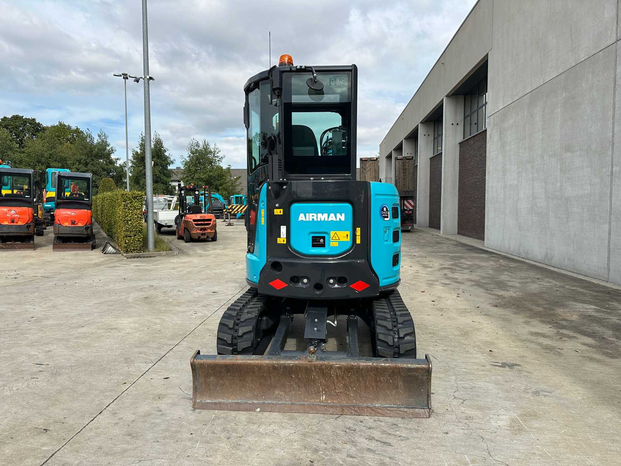 AIRMAN - 2023 - AX33U-7 - MIDI EXCAVATOR - Máy xúc: hình 5 AIRMAN - 2023 - AX33U-7 - MIDI EXCAVATOR - Máy xúc: hình 5