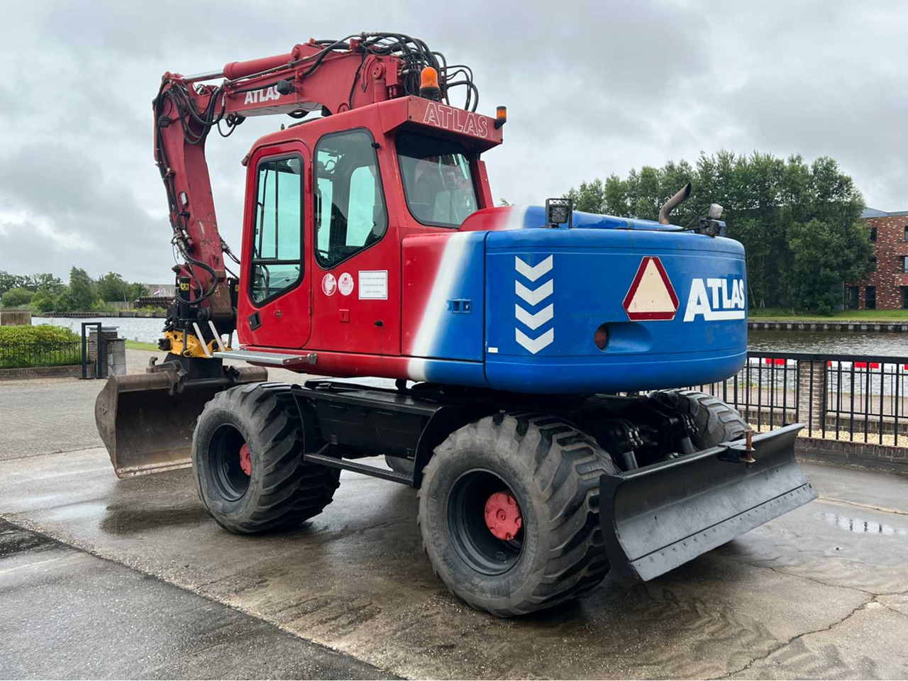 Atlas 1404K - Máy xúc bánh lốp: hình 4 Atlas 1404K - Máy xúc bánh lốp: hình 4