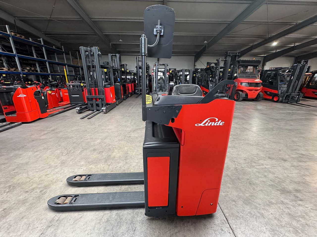 BATTERY 46/2023 BJ.2020 SERVICE + UVV 08/2026 LINDE T20R PALLET TRUCK STACKER ANT 4,715 HOURS - Xe nâng: hình 1 BATTERY 46/2023 BJ.2020 SERVICE + UVV 08/2026 LINDE T20R PALLET TRUCK STACKER ANT 4,715 HOURS - Xe nâng: hình 1