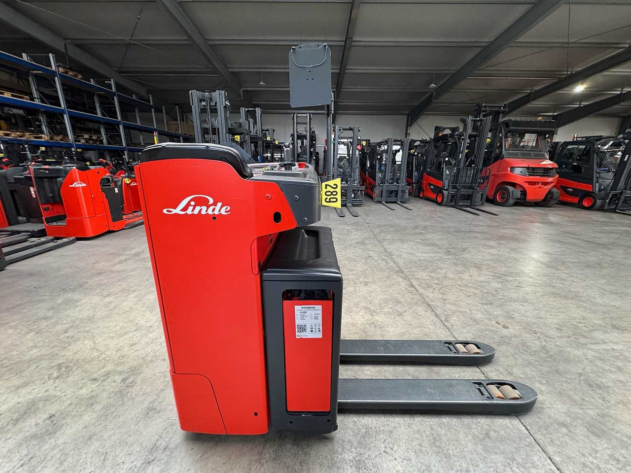 BATTERY 46/2023 BJ.2020 SERVICE + UVV 08/2026 LINDE T20R PALLET TRUCK STACKER ANT 4,715 HOURS - Xe nâng: hình 2 BATTERY 46/2023 BJ.2020 SERVICE + UVV 08/2026 LINDE T20R PALLET TRUCK STACKER ANT 4,715 HOURS - Xe nâng: hình 2
