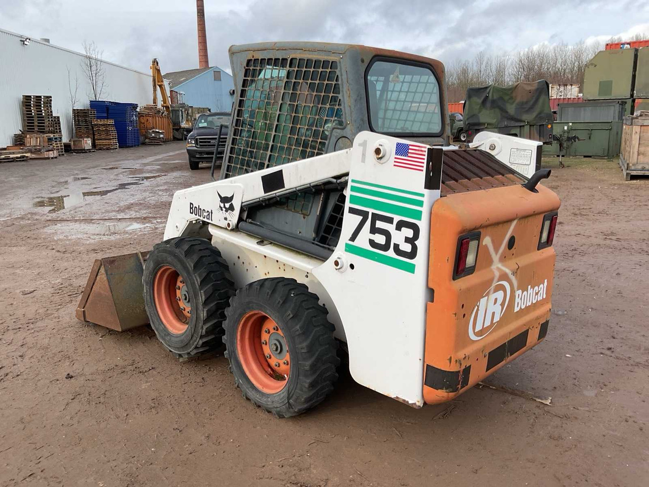 BOBCAT 753 SKID STEER LOADER - Máy xúc lật mini bánh xích: hình 4 BOBCAT 753 SKID STEER LOADER - Máy xúc lật mini bánh xích: hình 4