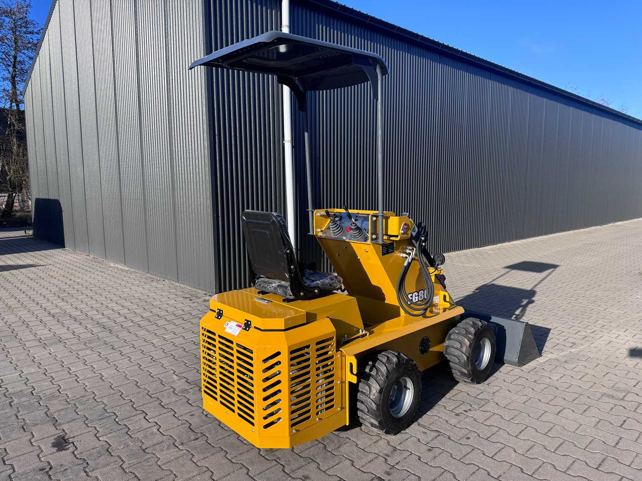Máy xúc lật đa năng Bison Tek EG80: hình 6