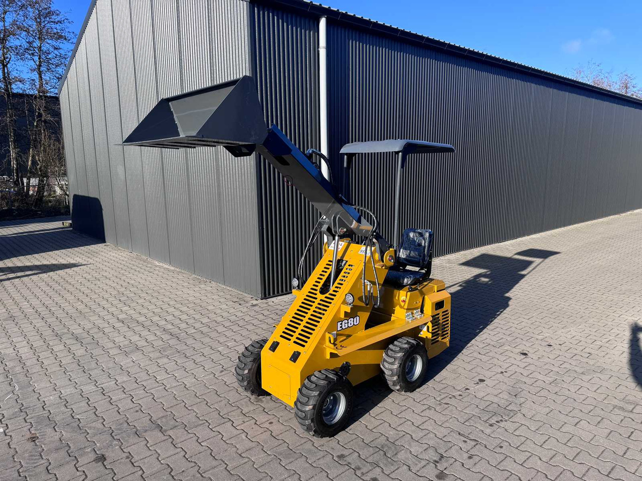 Máy xúc lật đa năng Bison Tek EG80: hình 7