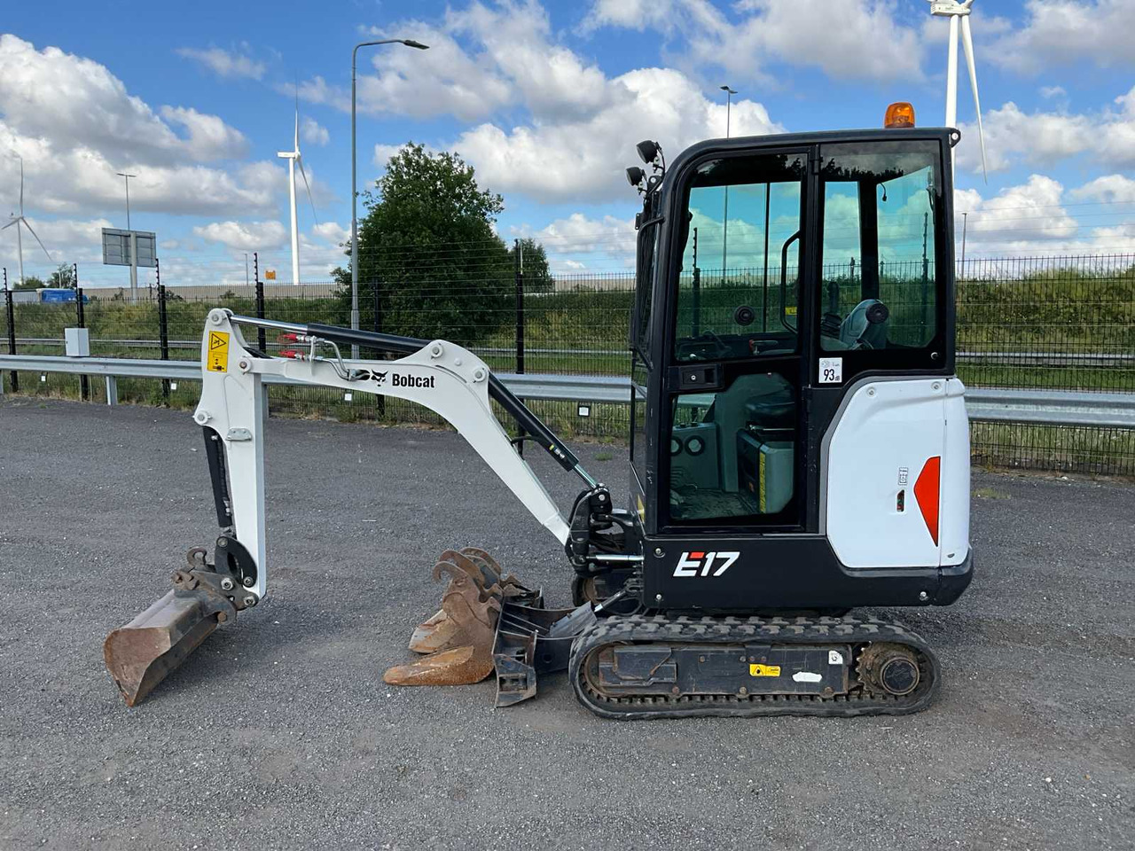 Bobcat E17 - Máy xúc mini: hình 2 Bobcat E17 - Máy xúc mini: hình 2