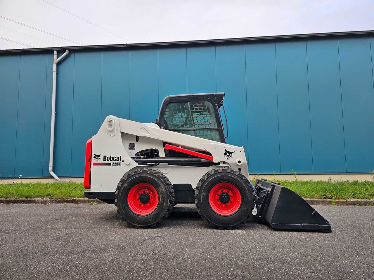 Bobcat S630 - Máy xúc lật đa năng: hình 4 Bobcat S630 - Máy xúc lật đa năng: hình 4