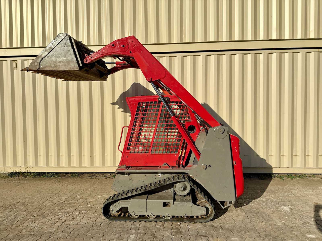 Bobcat T110 - Máy xúc lật đa năng: hình 3 Bobcat T110 - Máy xúc lật đa năng: hình 3