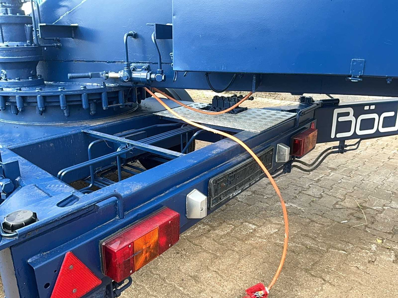 Cẩu bánh lốp Bocker AHM 27 - 1000: hình 28