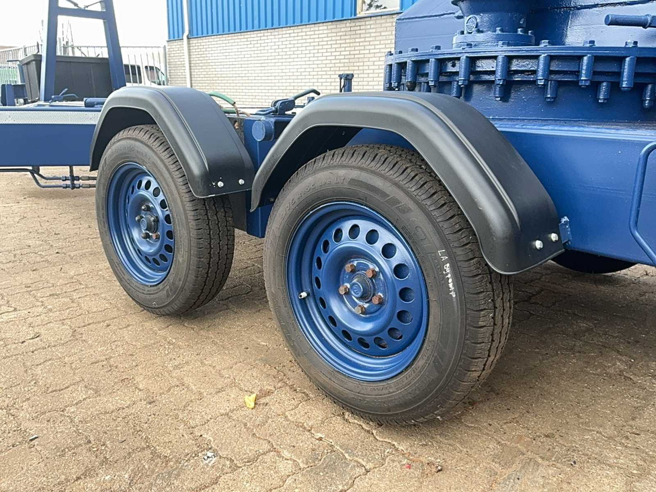 Cẩu bánh lốp Bocker AHM 27 - 1000: hình 11