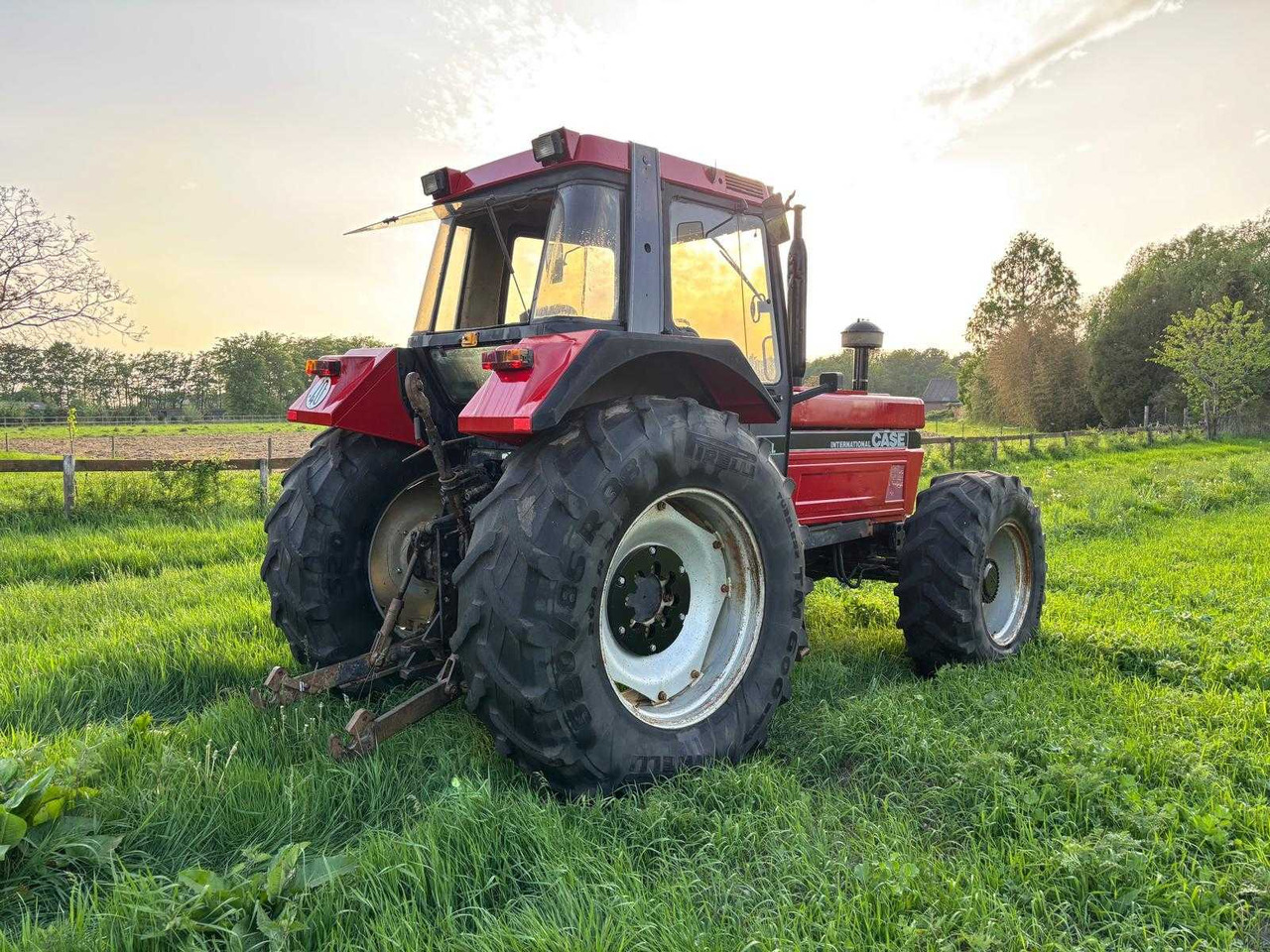 Máy cày CASE INTERNATIONAL - 1988 - 1455 XL - ALL-WHEEL DRIVE FARM TRACTOR: hình 8 Máy cày CASE INTERNATIONAL - 1988 - 1455 XL - ALL-WHEEL DRIVE FARM TRACTOR: hình 8