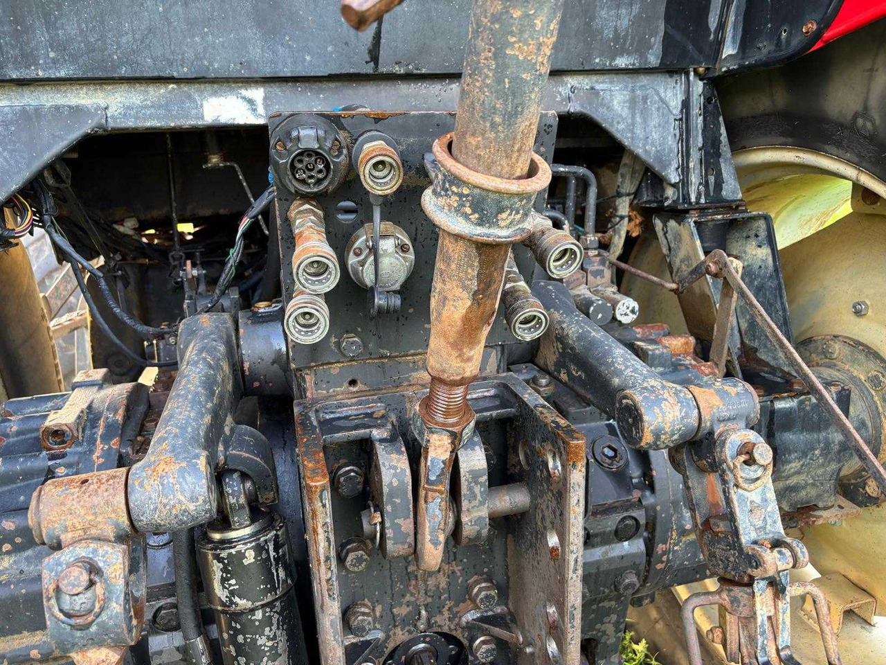 Máy cày CASE INTERNATIONAL - 1988 - 1455 XL - ALL-WHEEL DRIVE FARM TRACTOR: hình 20 Máy cày CASE INTERNATIONAL - 1988 - 1455 XL - ALL-WHEEL DRIVE FARM TRACTOR: hình 20