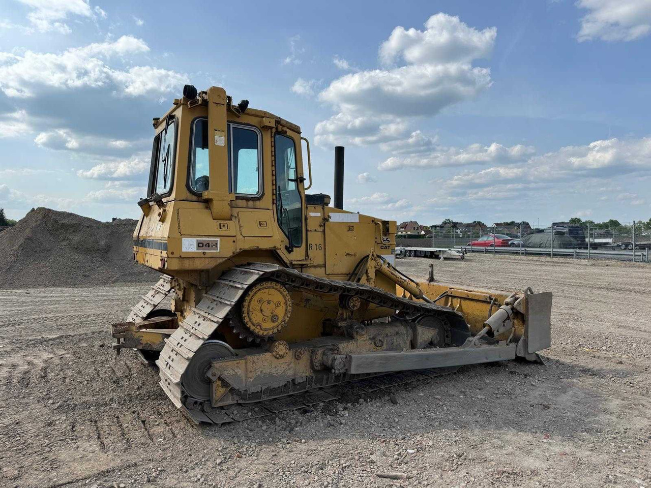 CATERPILLAR D4H BULLDOZER, YEAR 1986 - Máy ủi: hình 2 CATERPILLAR D4H BULLDOZER, YEAR 1986 - Máy ủi: hình 2