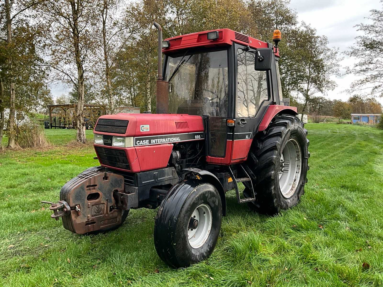 Case international 695 XL - Máy cày: hình 2 Case international 695 XL - Máy cày: hình 2