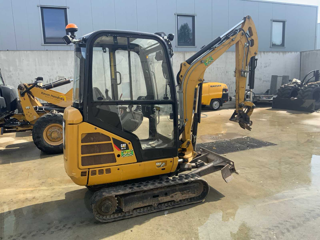 Caterpillar 301.7D - Máy xúc mini: hình 3 Caterpillar 301.7D - Máy xúc mini: hình 3
