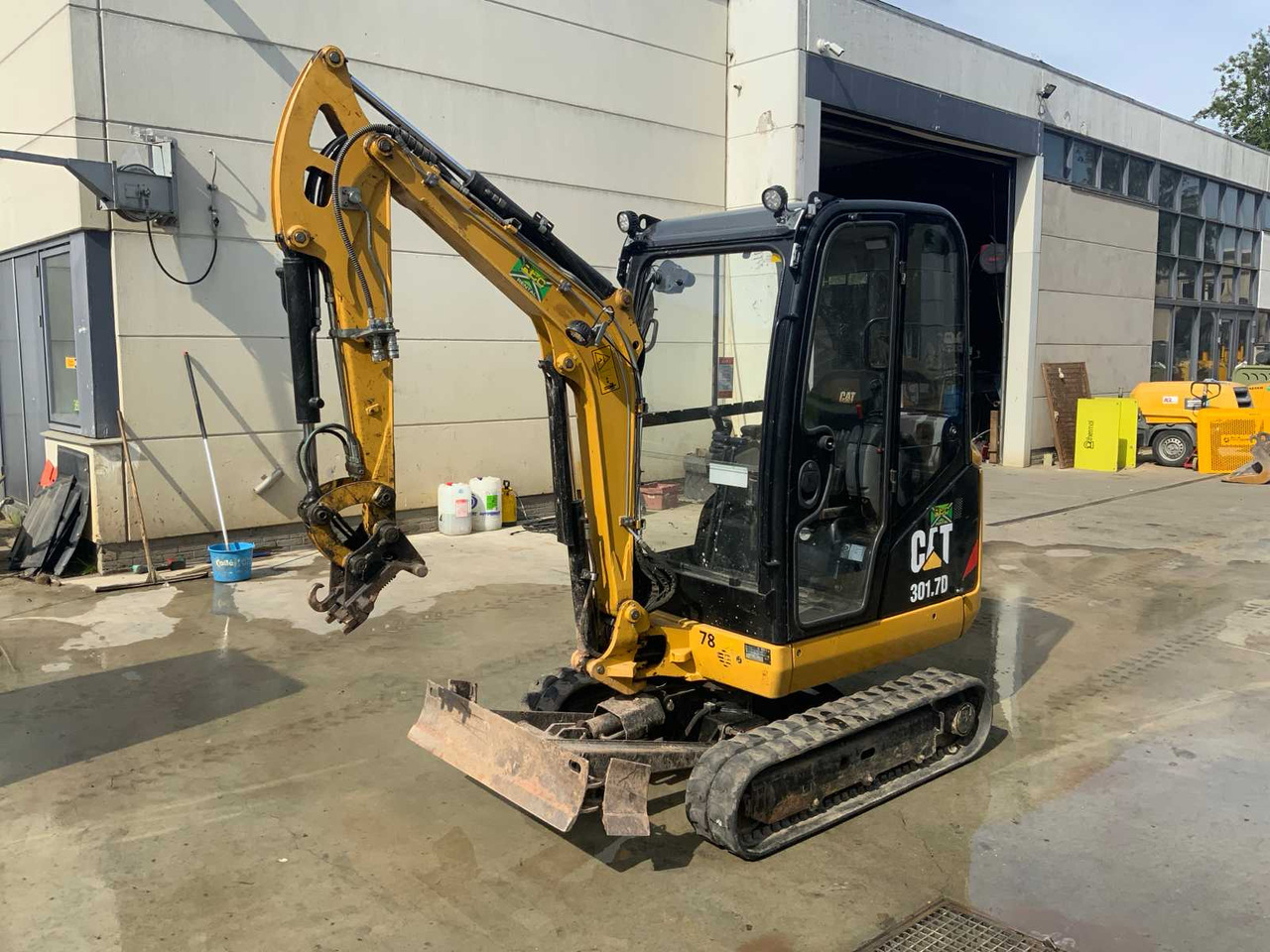 Caterpillar 301.7D - Máy xúc mini: hình 1 Caterpillar 301.7D - Máy xúc mini: hình 1