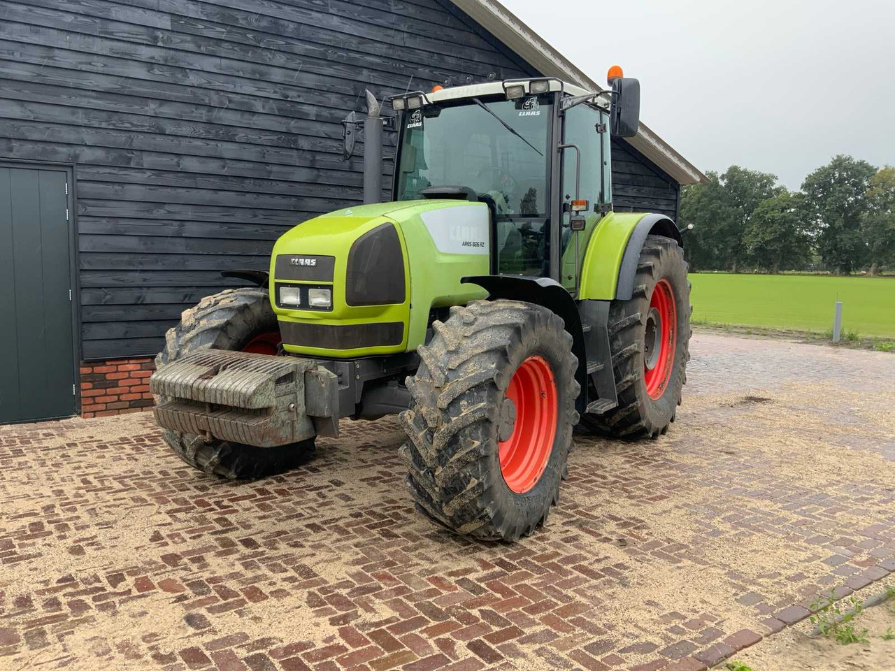Claas Ares 826 RZ - Máy cày: hình 1 Claas Ares 826 RZ - Máy cày: hình 1