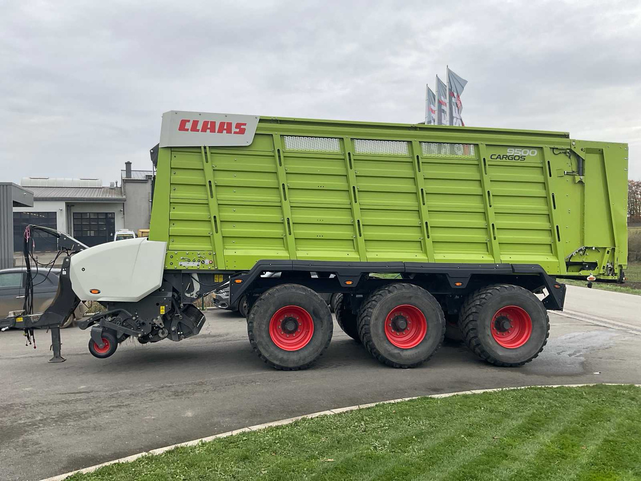 Claas Cargos 9500 - Xe kéo tự chất hàng: hình 3 Claas Cargos 9500 - Xe kéo tự chất hàng: hình 3