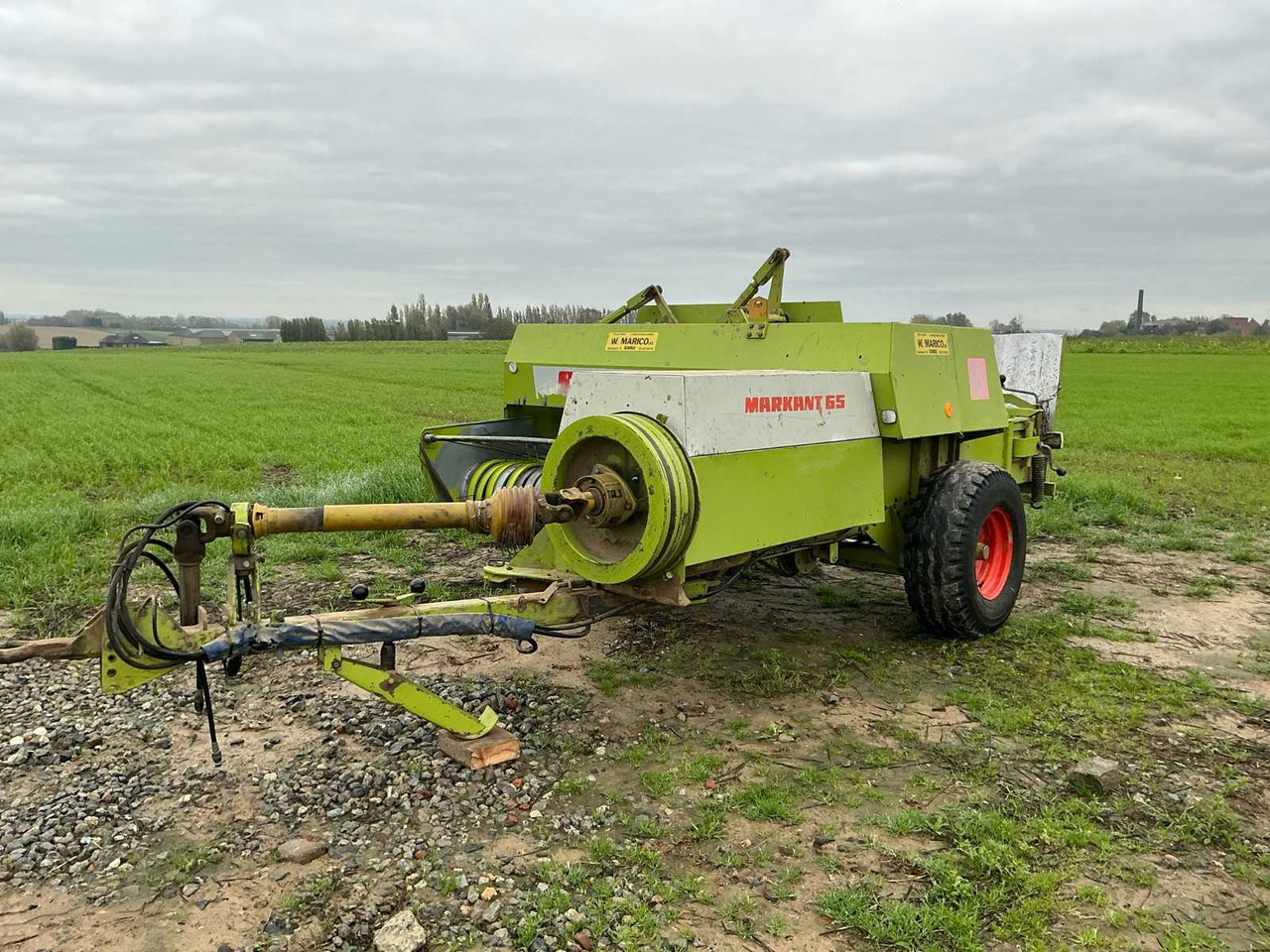 Claas Markant 65 - Máy đóng kiện vuông: hình 1 Claas Markant 65 - Máy đóng kiện vuông: hình 1