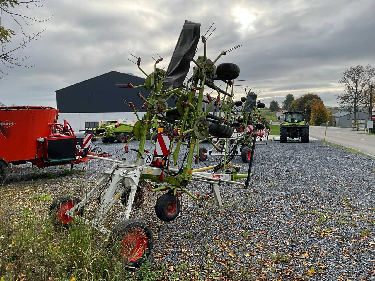 Claas Volto 900T - Trang thiết bị dàn trải: hình 5 Claas Volto 900T - Trang thiết bị dàn trải: hình 5