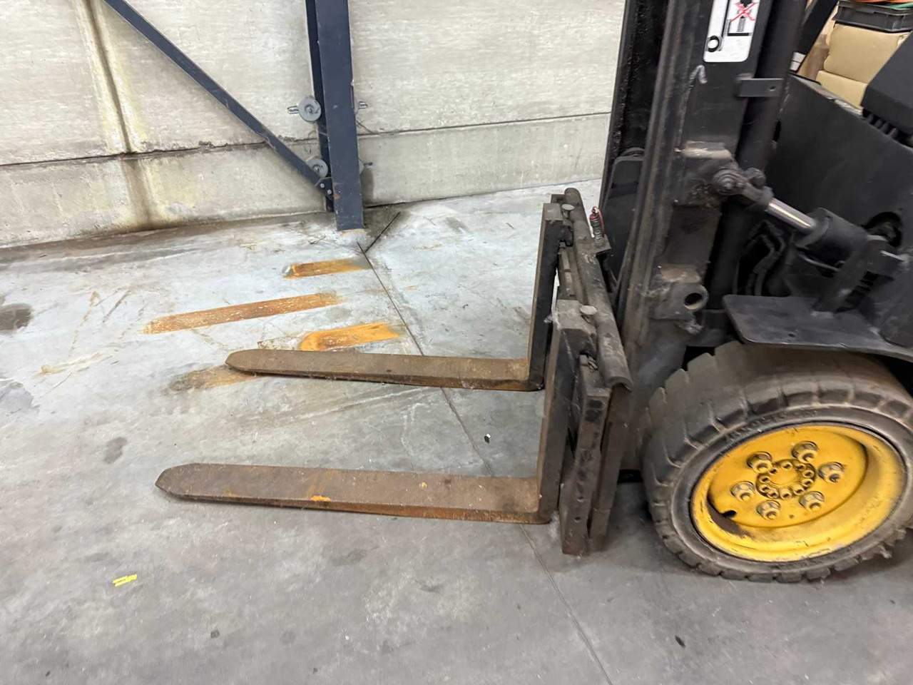 DAEWOO - 2005 - D30S - FORKLIFT - Xe nâng: hình 5 DAEWOO - 2005 - D30S - FORKLIFT - Xe nâng: hình 5