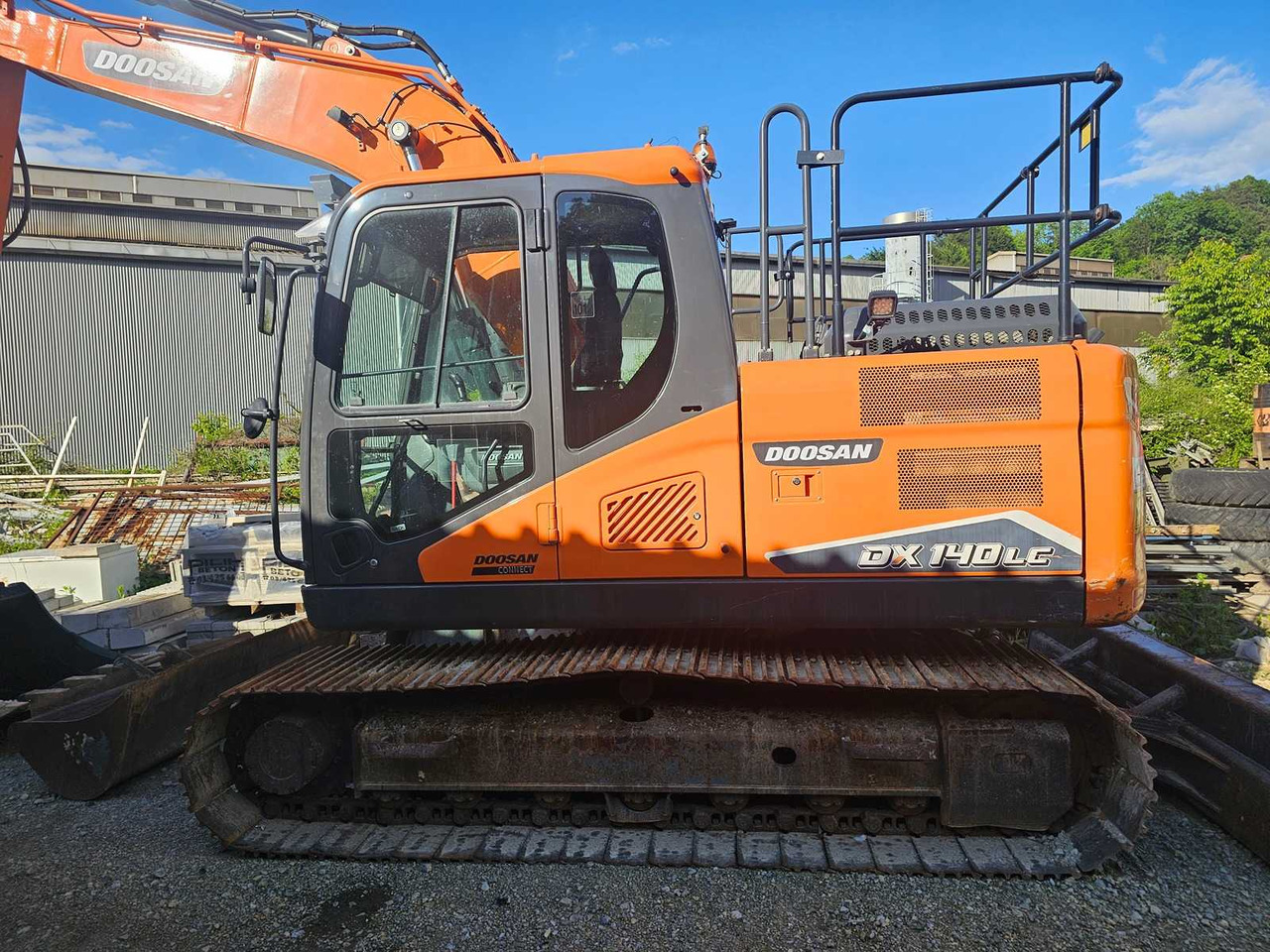 DOOSAN DX140LCR-7 - Máy xúc bánh xích: hình 3 DOOSAN DX140LCR-7 - Máy xúc bánh xích: hình 3