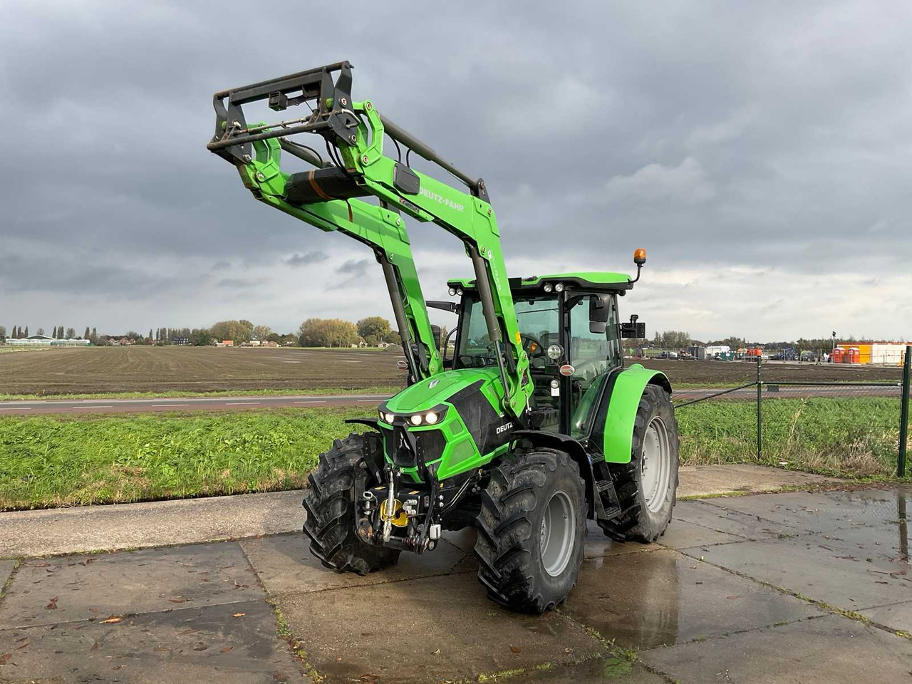 Deutz-Fahr 2024 DEUTZ-FAHR 6135C RV SHIFT FOUR WHEEL DRIVE FARM TRACTOR - Máy cày: hình 2 Deutz-Fahr 2024 DEUTZ-FAHR 6135C RV SHIFT FOUR WHEEL DRIVE FARM TRACTOR - Máy cày: hình 2