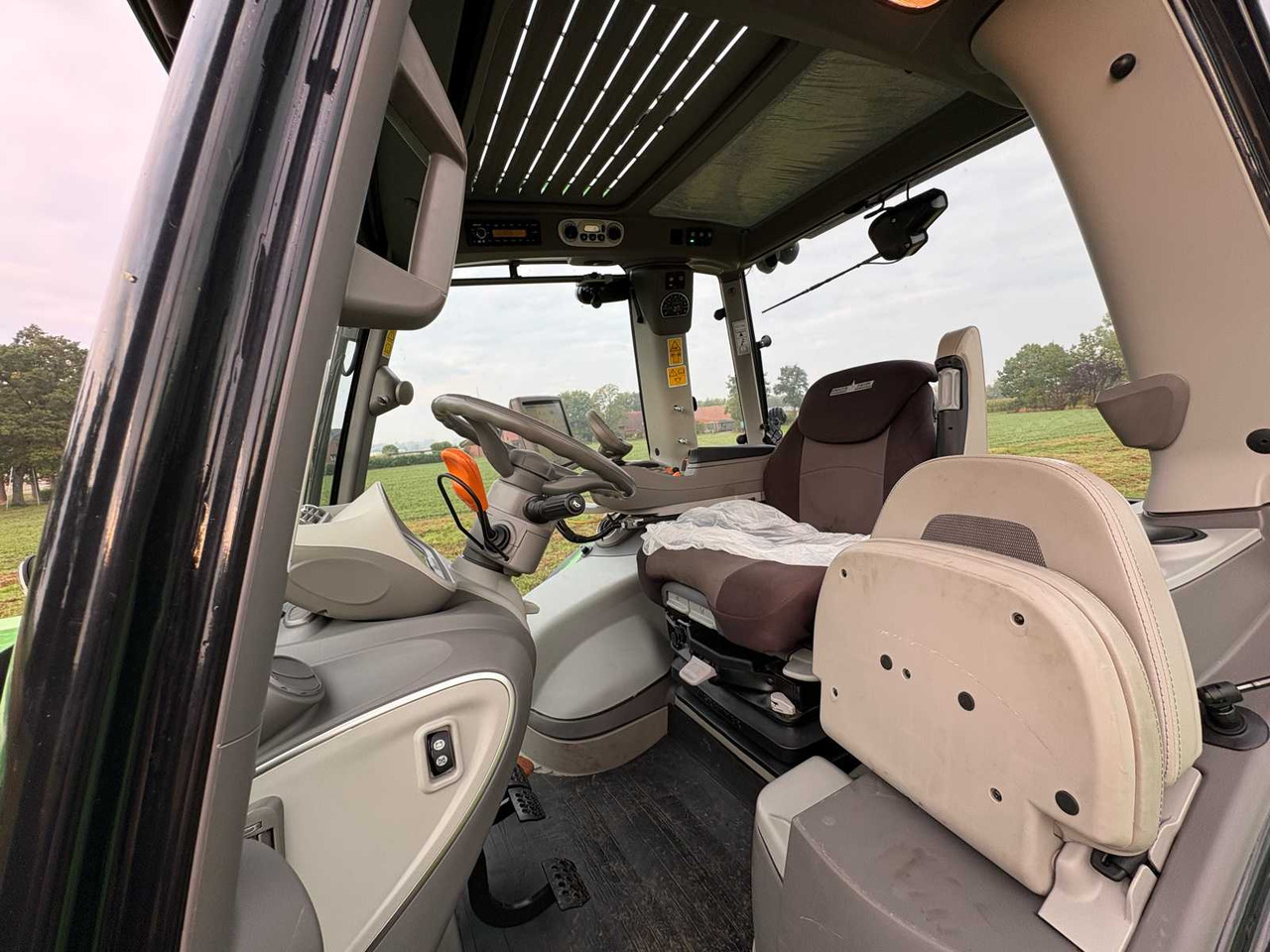 Máy cày Deutz-Fahr 8280 TTV: hình 18 Máy cày Deutz-Fahr 8280 TTV: hình 18