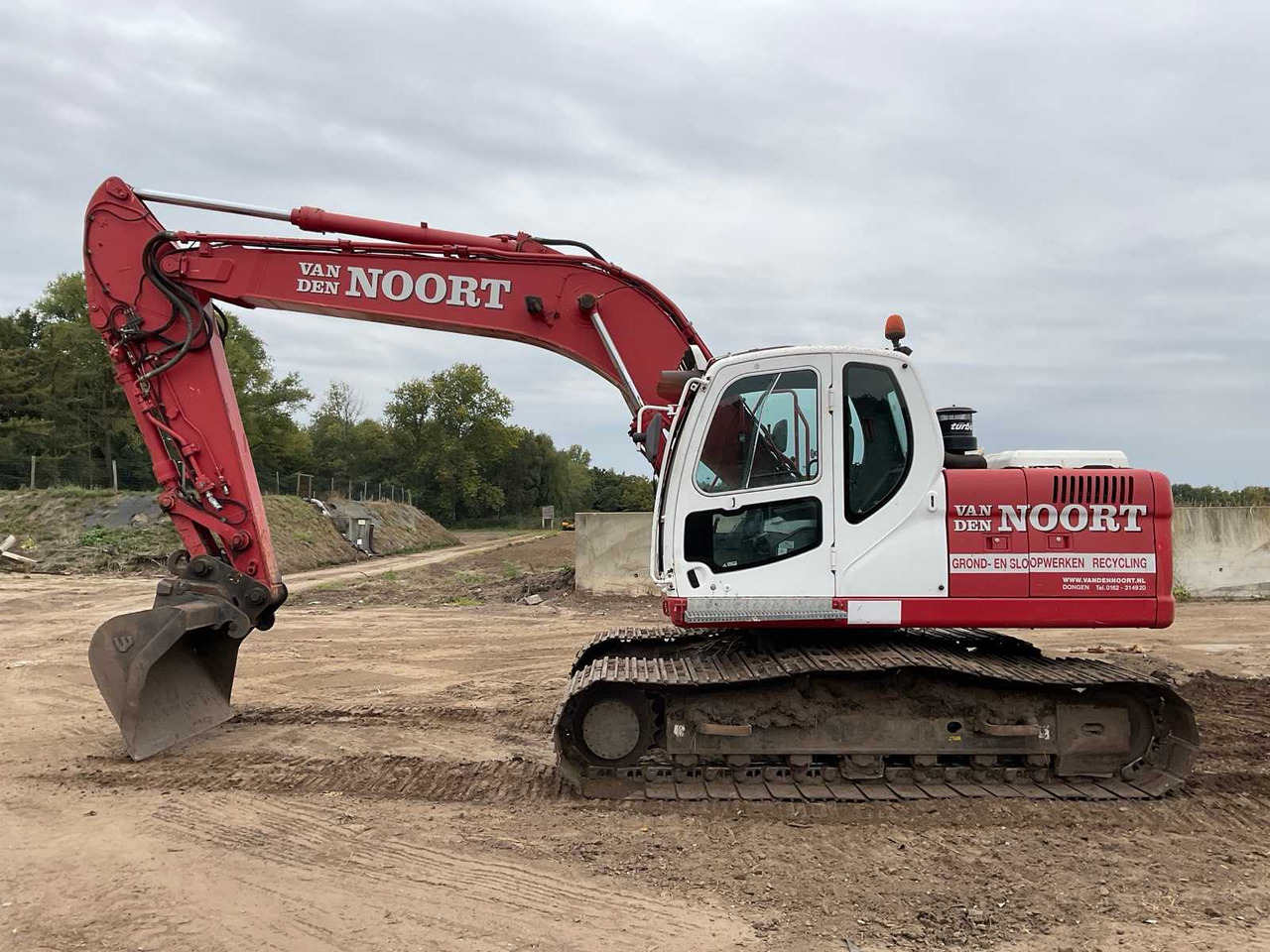 Doosan DX 180LC - Máy xúc bánh xích: hình 2 Doosan DX 180LC - Máy xúc bánh xích: hình 2