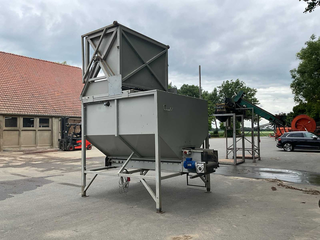 Dosing bunker with tipper - Máy trồng và thu hoạch khoai tây: hình 5 Dosing bunker with tipper - Máy trồng và thu hoạch khoai tây: hình 5