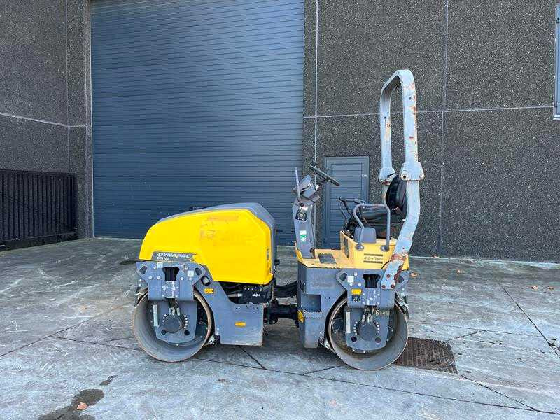 Dynapac CC1100 - Máy lát nhựa đường: hình 1 Dynapac CC1100 - Máy lát nhựa đường: hình 1