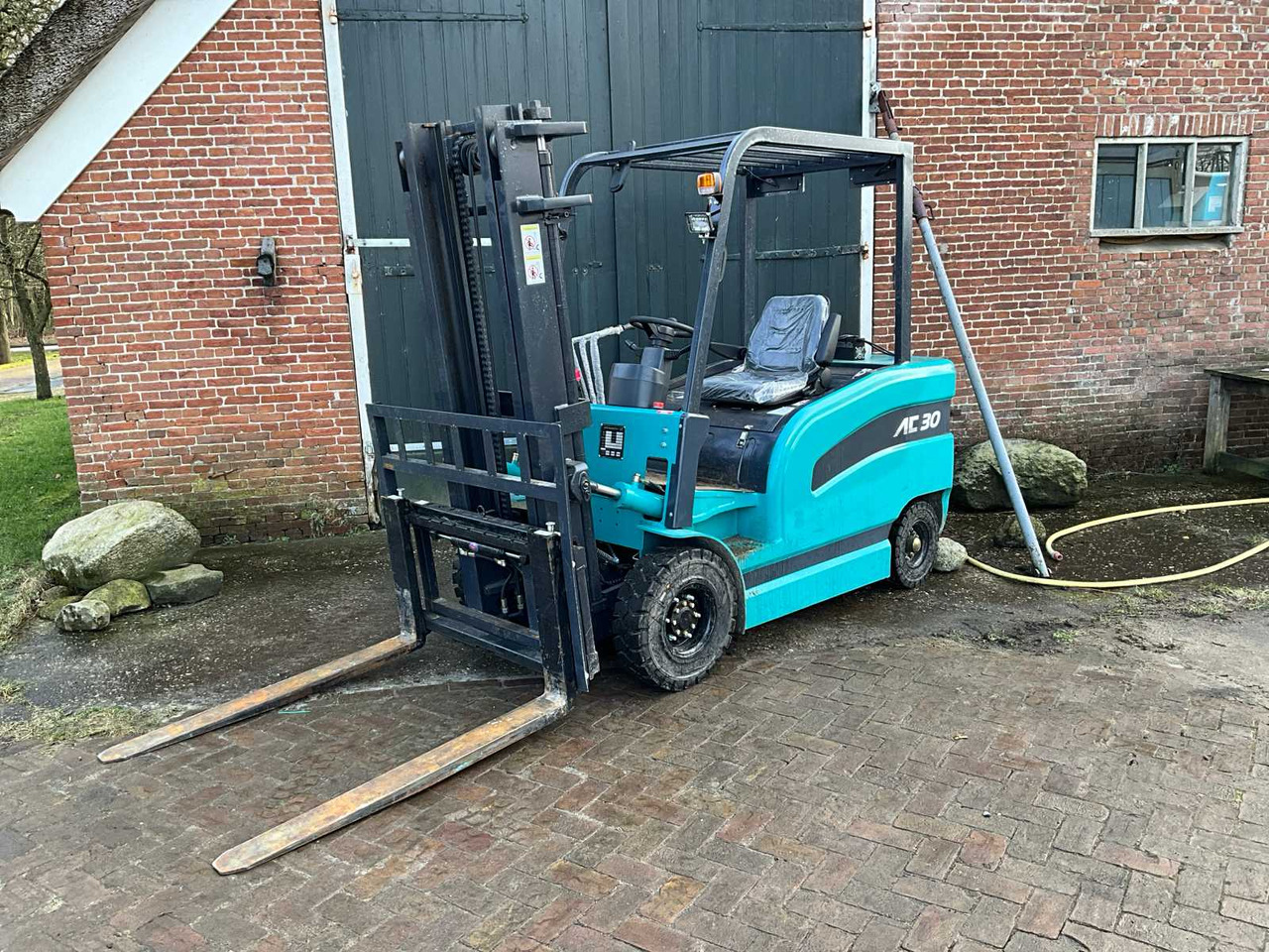 EASY-GOING - 3 TON - CPD-30 - FORKLIFT - 2024 - Xe nâng: hình 4 EASY-GOING - 3 TON - CPD-30 - FORKLIFT - 2024 - Xe nâng: hình 4