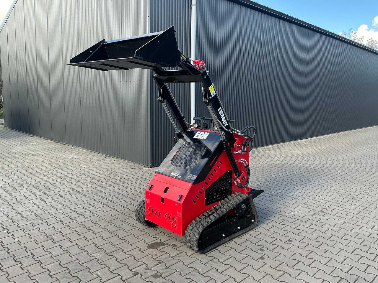 EGN EG360T - Máy xúc lật đa năng: hình 2 EGN EG360T - Máy xúc lật đa năng: hình 2