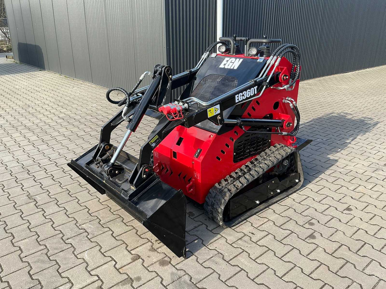 EGN EG360T - Máy xúc lật đa năng: hình 5 EGN EG360T - Máy xúc lật đa năng: hình 5
