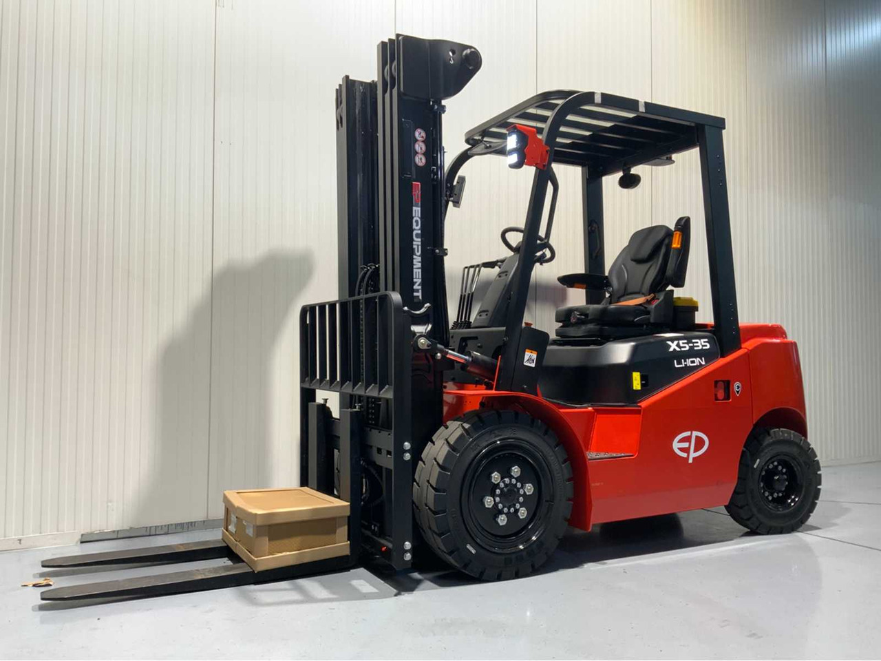 EP 3500KG LIFTING CAPACITY- 4.8 METER PLYWOOD, FREE-LIFT, SIDE-SHIFT FORKLIFT - Xe nâng: hình 1 EP 3500KG LIFTING CAPACITY- 4.8 METER PLYWOOD, FREE-LIFT, SIDE-SHIFT FORKLIFT - Xe nâng: hình 1