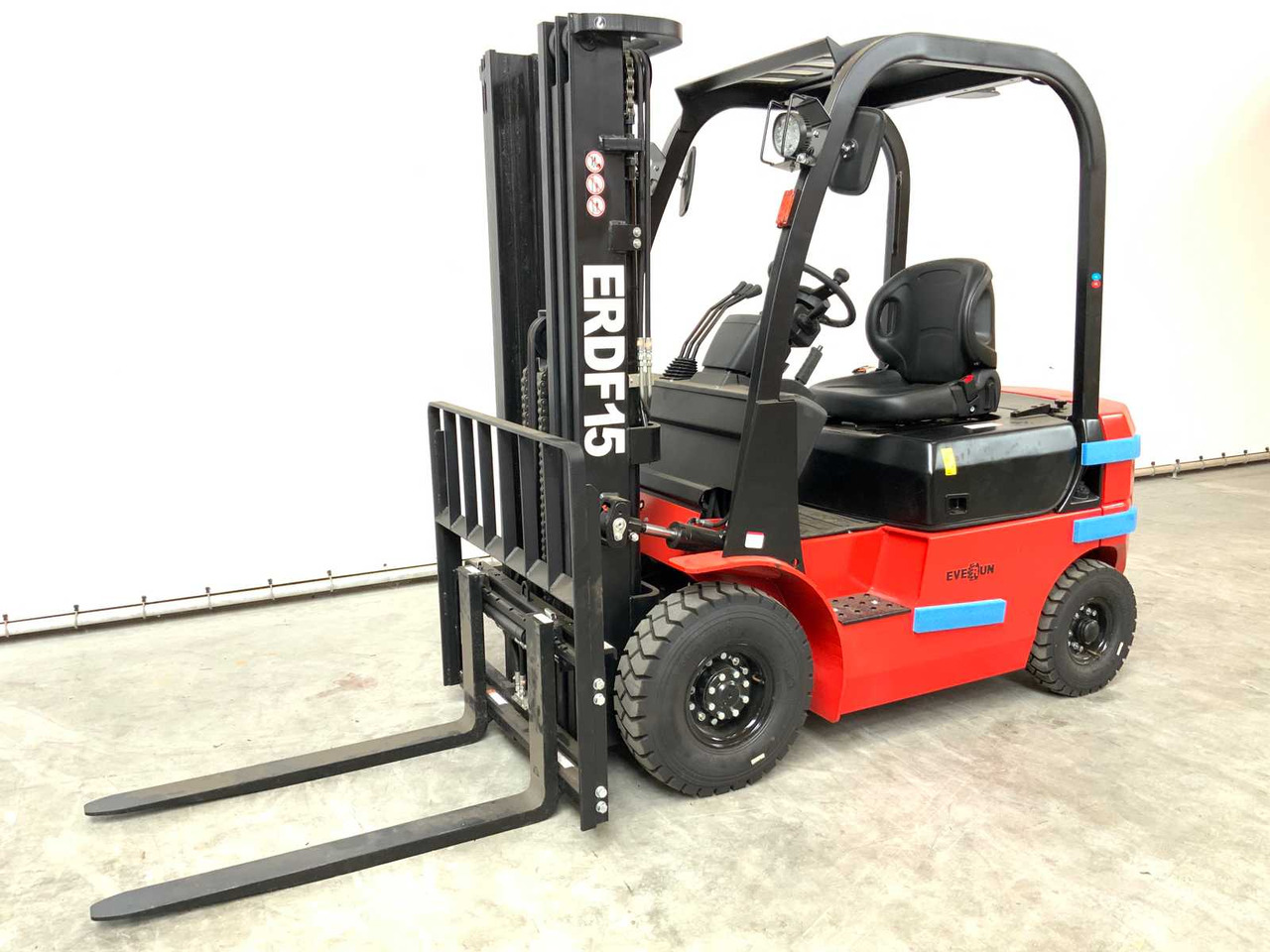 EVERUN - 2024 - ERDF15 - FORKLIFT 1.5T DIESEL - Xe nâng: hình 3 EVERUN - 2024 - ERDF15 - FORKLIFT 1.5T DIESEL - Xe nâng: hình 3