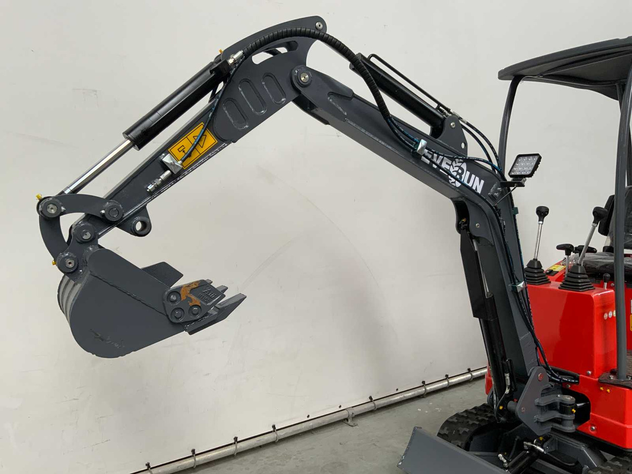 EVERUN - 2025 - ERE10PRO - MINI EXCAVATOR - Máy xúc mini: hình 3 EVERUN - 2025 - ERE10PRO - MINI EXCAVATOR - Máy xúc mini: hình 3