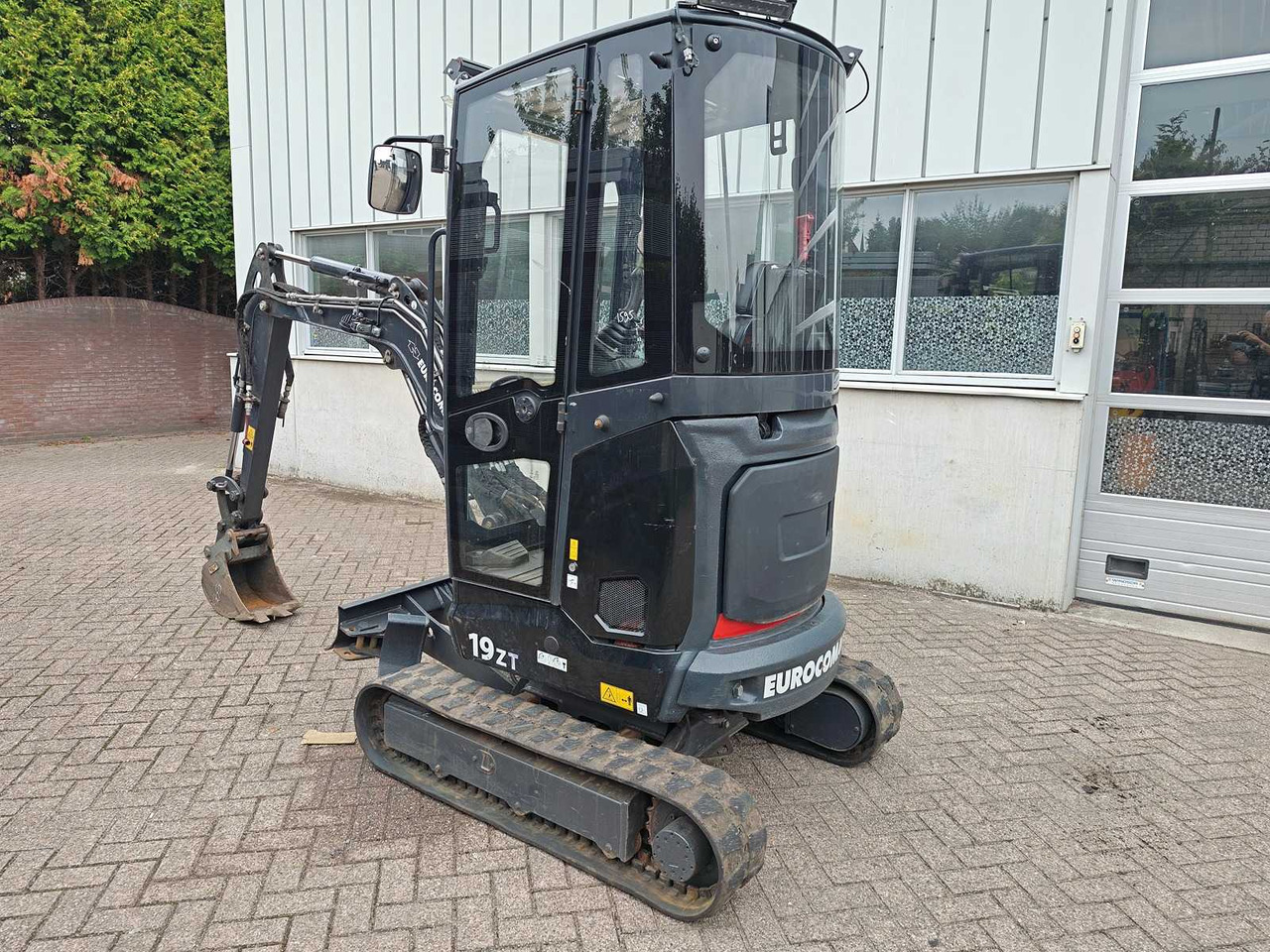 Eurocomach 19ZT - Máy xúc mini: hình 3 Eurocomach 19ZT - Máy xúc mini: hình 3