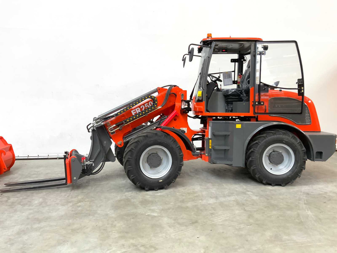 Everun ER2500 - Máy xúc lật bánh lốp: hình 5 Everun ER2500 - Máy xúc lật bánh lốp: hình 5