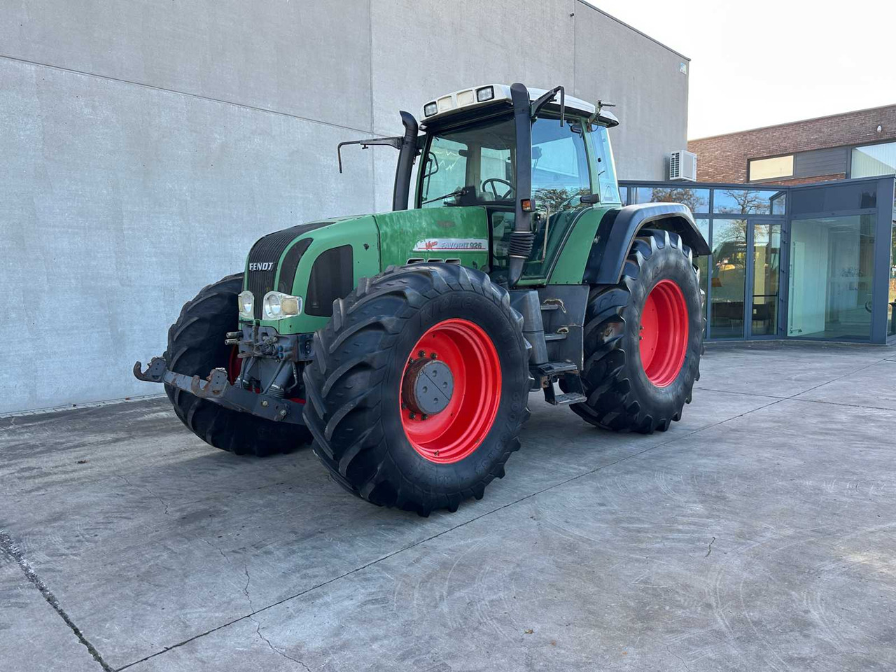 FENDT - 2002 - 926 - FOUR-WHEEL DRIVE AGRICULTURAL TRACTOR - Máy cày: hình 1 FENDT - 2002 - 926 - FOUR-WHEEL DRIVE AGRICULTURAL TRACTOR - Máy cày: hình 1