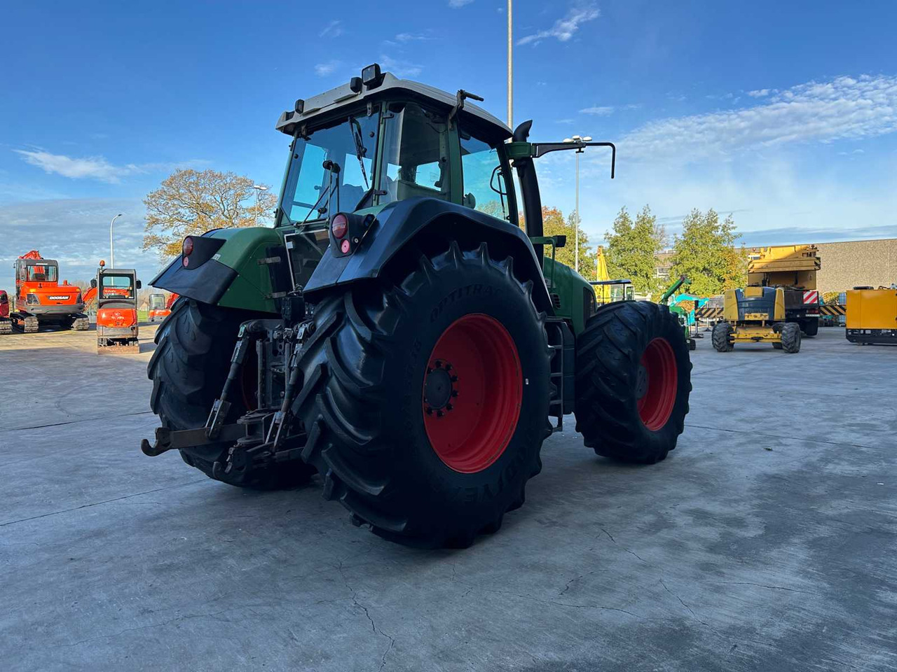 FENDT - 2002 - 926 - FOUR-WHEEL DRIVE AGRICULTURAL TRACTOR - Máy cày: hình 4 FENDT - 2002 - 926 - FOUR-WHEEL DRIVE AGRICULTURAL TRACTOR - Máy cày: hình 4