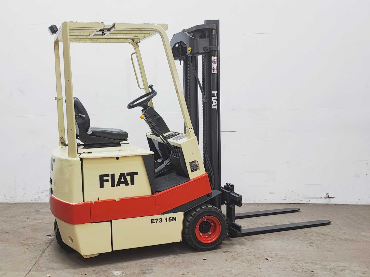 FIAT - E73 15N - FORKLIFT - 1995 - Xe nâng: hình 5 FIAT - E73 15N - FORKLIFT - 1995 - Xe nâng: hình 5